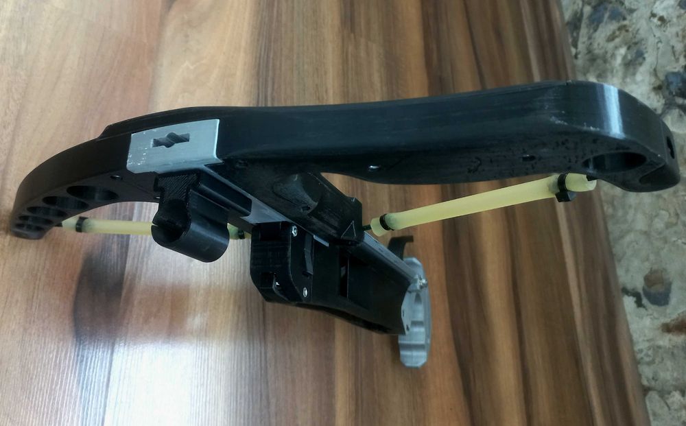 Arbaletă 3D printată „Sliding Legolini” + 2 seturi săgeți