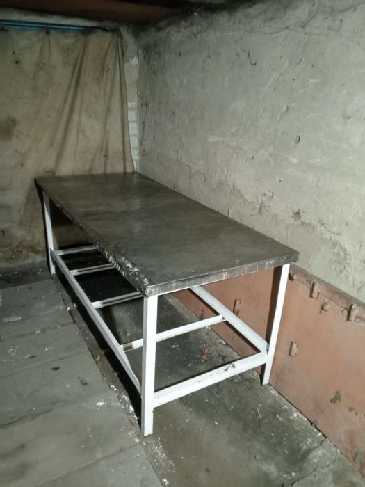 Стол из нержавеющей стали