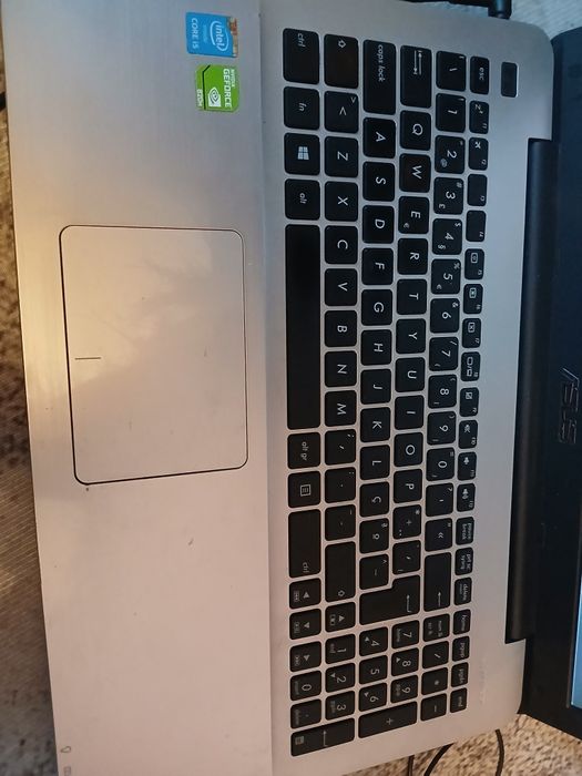 ASUS ноутбук модель x555L