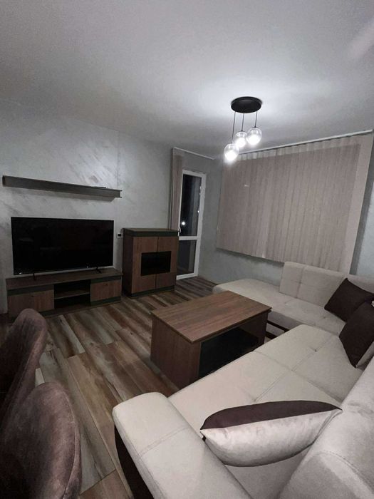 Дава се под наем Тристаен апартамент в София, Зона Б-18 - 90 кв.м за 700 € - Снимка #2