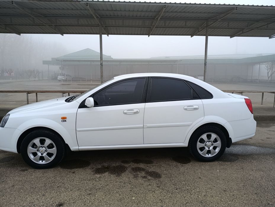 Сотувда автомашина ласетти