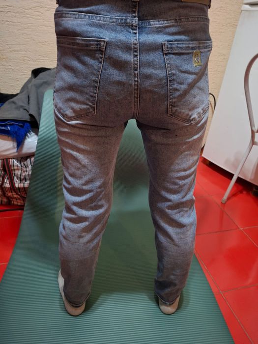 Продаю Джинсы очеень модные