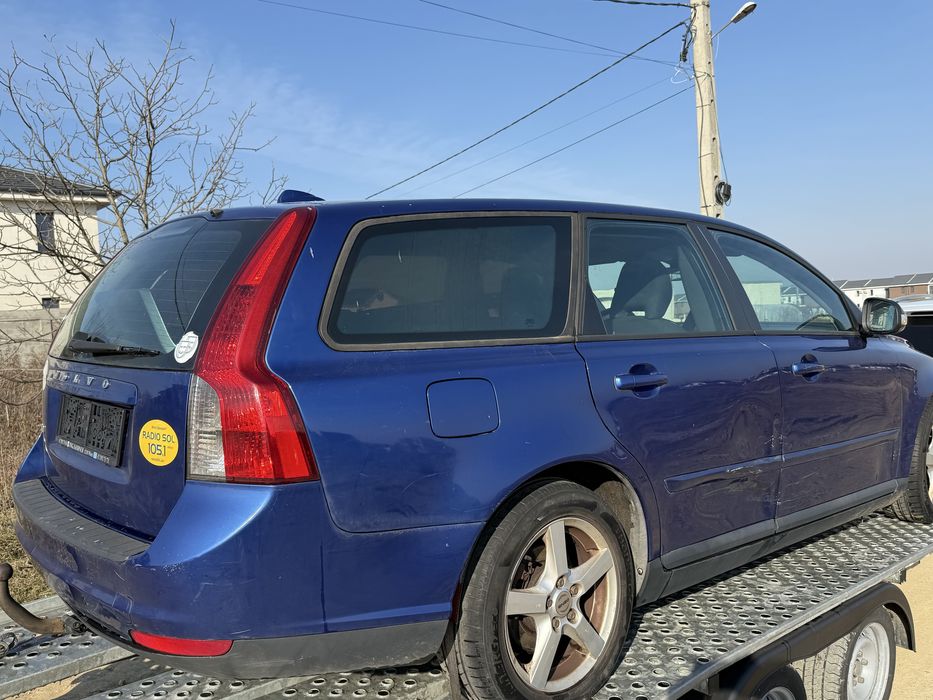 Dezmembrez Volvo V50 Facelift - 1.6 Diesel  si 2.0 Diesel