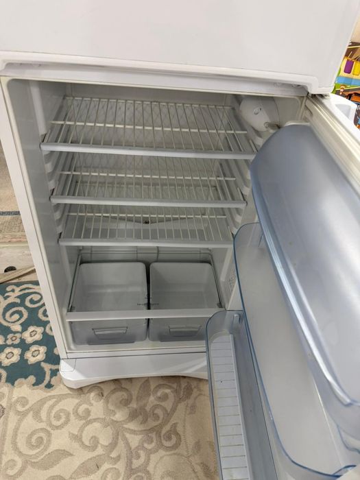 Продам  холодильник двухкамерный