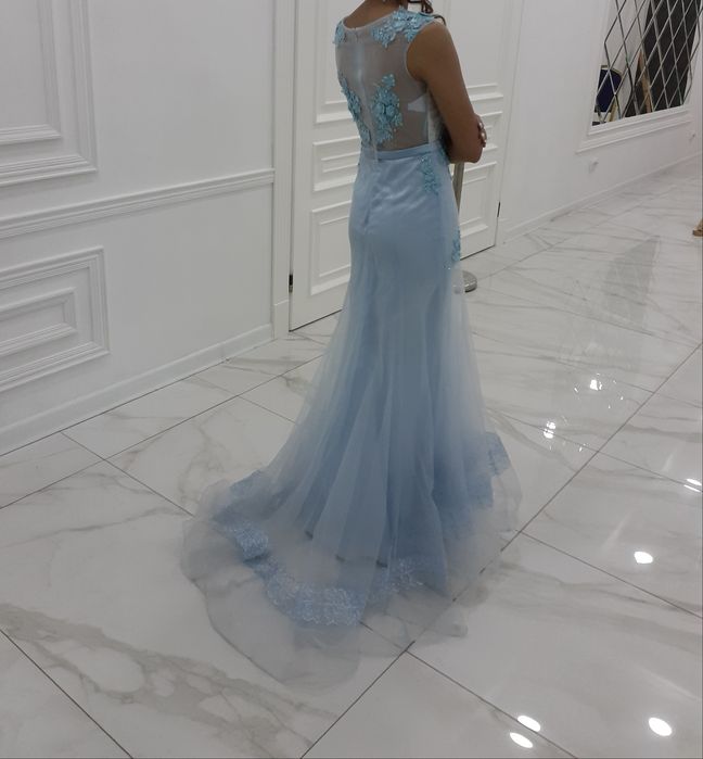 Продам Платья вечерний