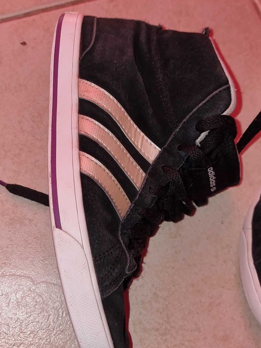 Много издръжливи маратонки Adidas