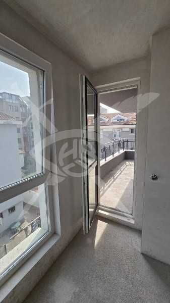 Продава се Тристаен апартамент в Бургас, Възраждане - 89 кв.м за 1204 €/кв.м - Снимка #5