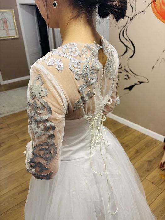 Продам платье свадебные