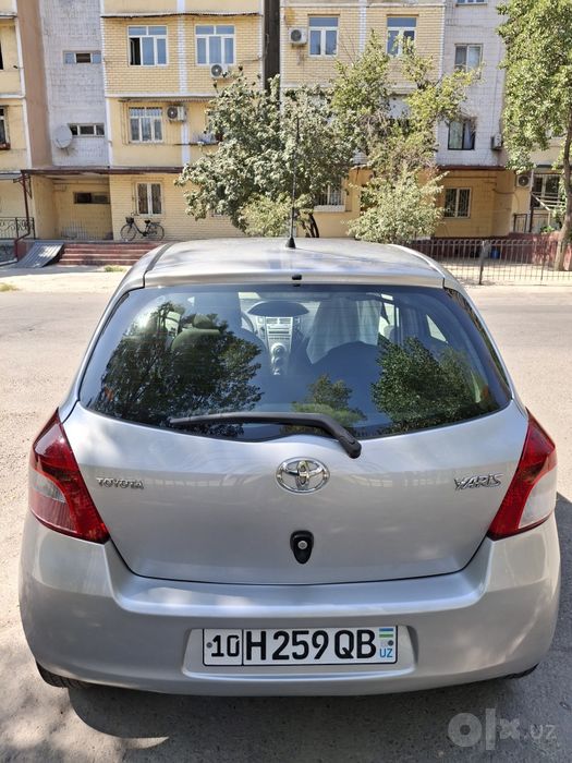 Toyota yaris  хетчбек 2nz