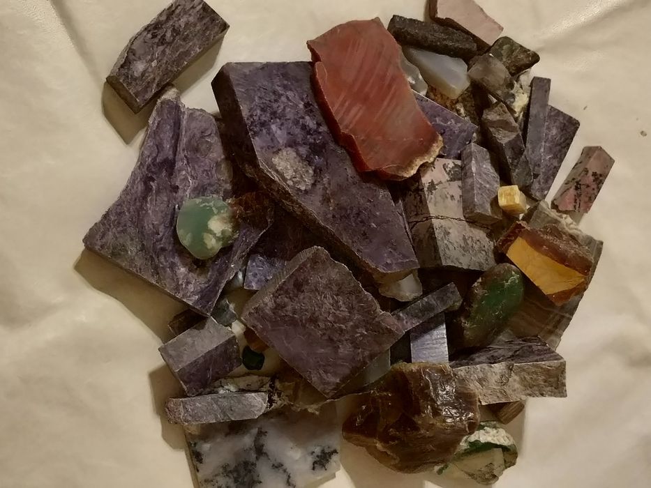 Продаются полудрагоценные камни