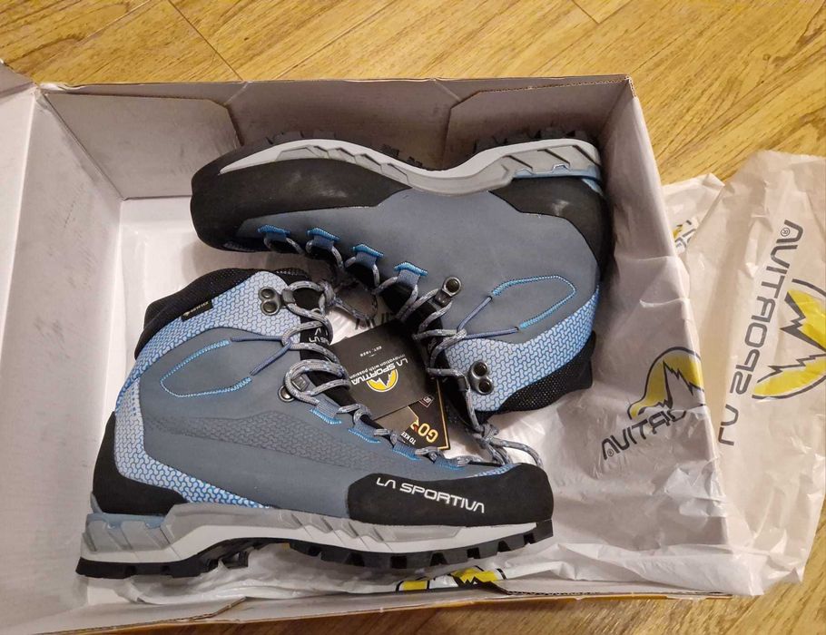 Bocanci dama, ghete La Sportiva Goretex, munte, scarpa, mammut, salewa