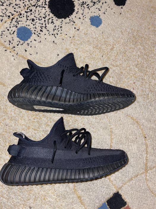 Yezzy Boost 350 V2 Triple Black