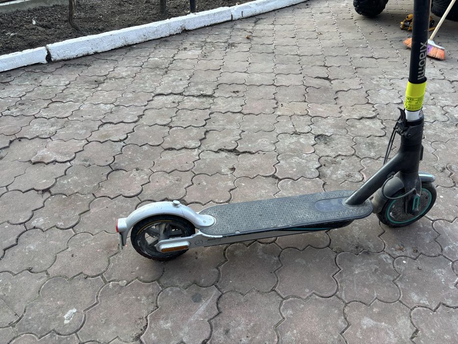 Trotineta xiaomi mercedes defecta