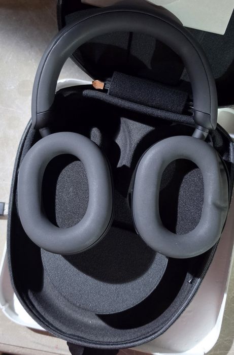 Безжични Bluetooth слушалки Sony WH-1000XM5