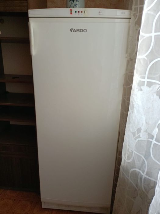 Продам морозильную камеру