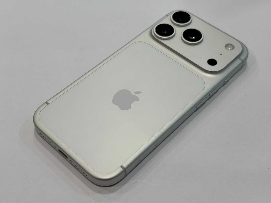 iPhone 17 Pro 256GB – 100% Battery Health