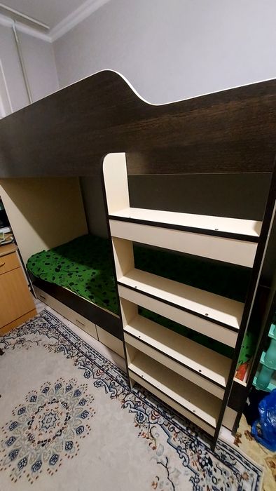 Двухярусная кровать