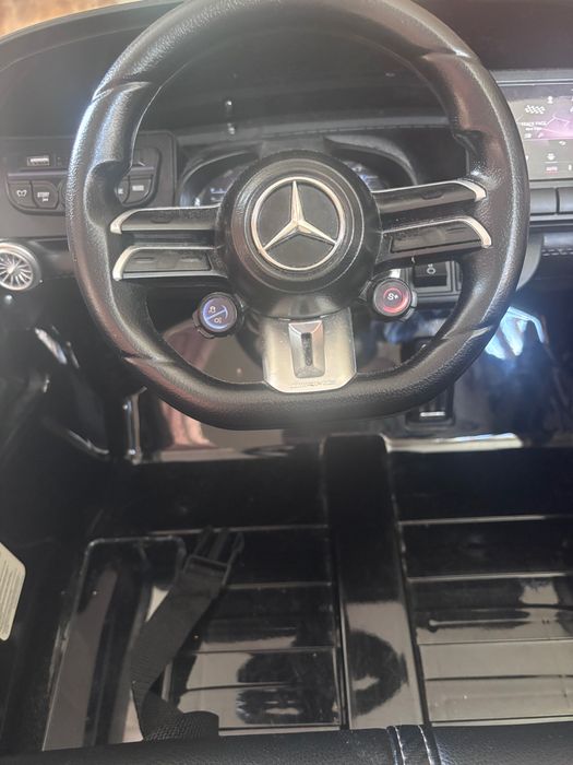 Акумулаторна кола Mercedes SL63 с гаранция до ноември 2027