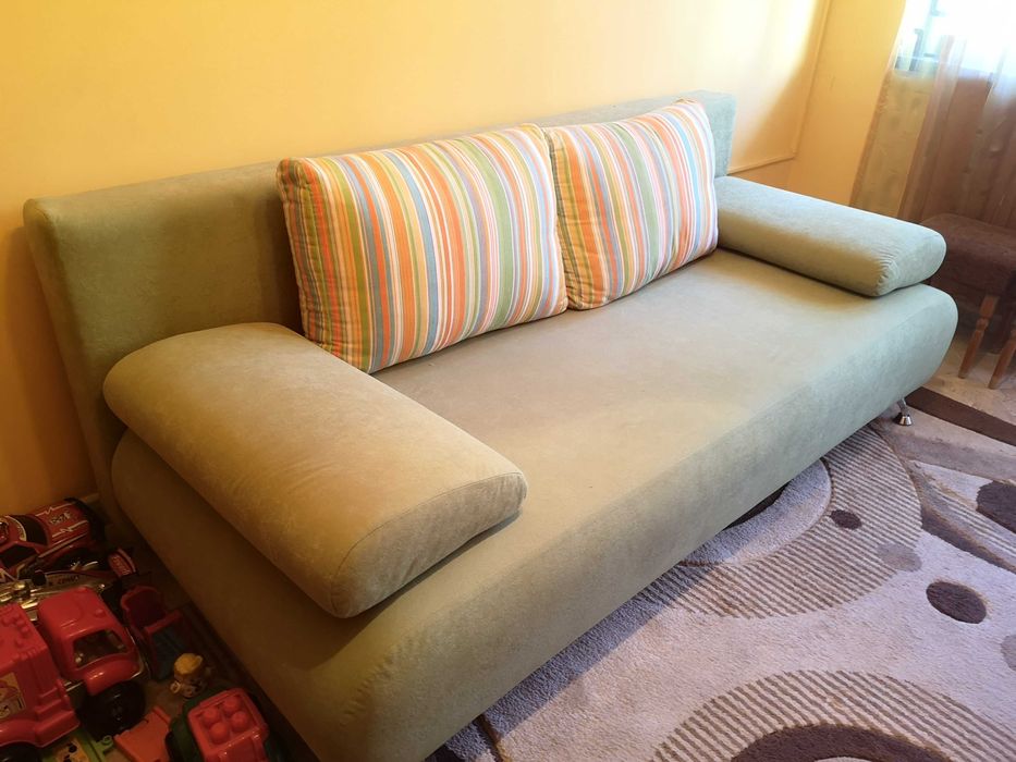 Разтегателен диван