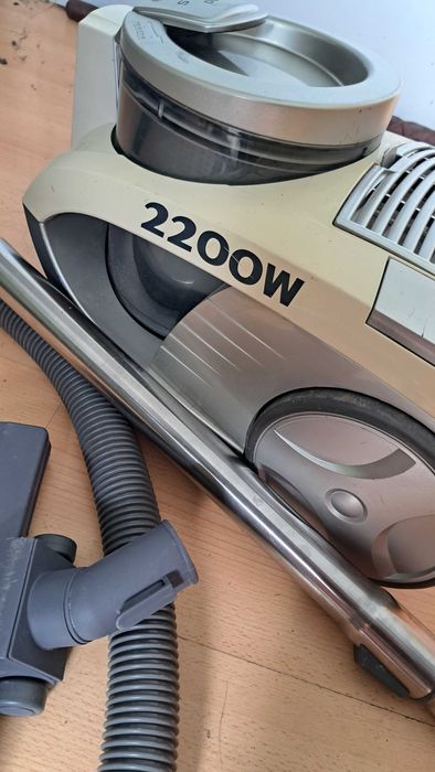 Продават се прахосмукачки