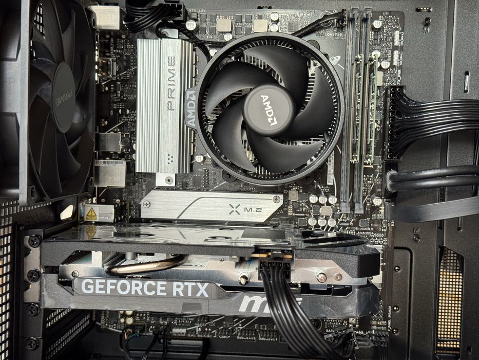 PC gaming Asus 16GB Ram cu RTX5060