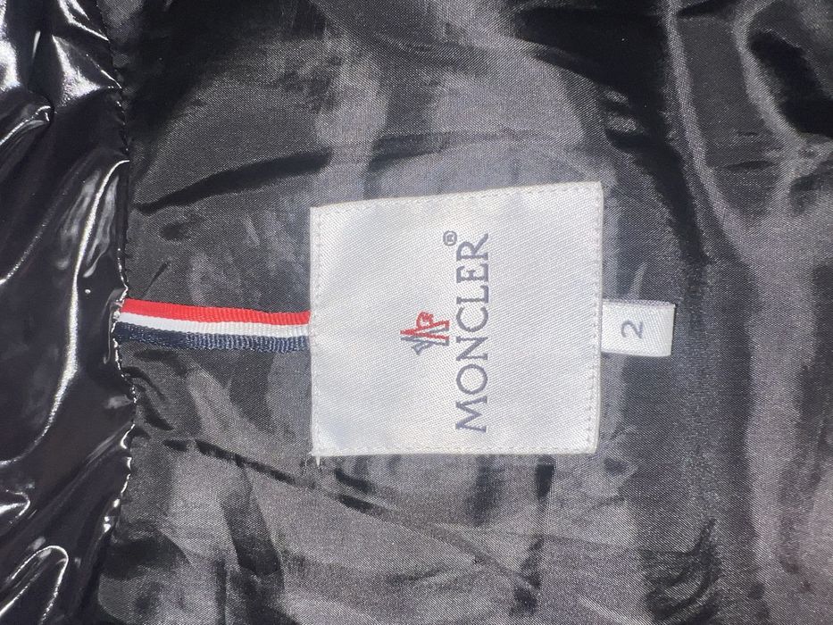 Geaca moncler negru lucios