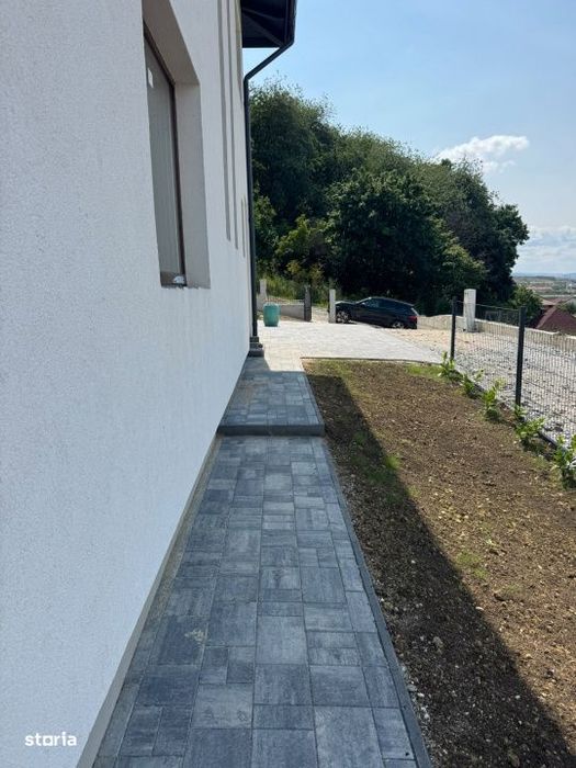 Dezmir, casa individuala, 3 dormitoare, 3 bai, garaj, 500 mp teren