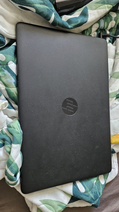 Лаптоп HP (почти нов)