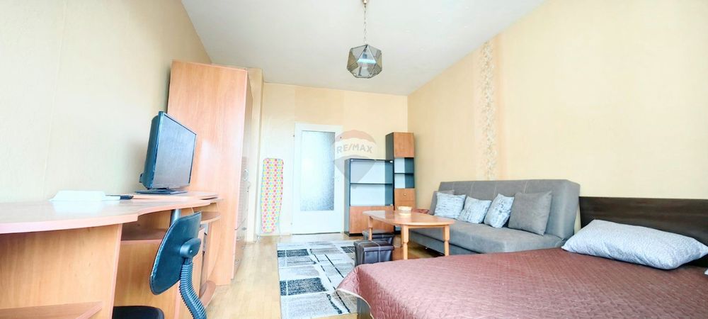 Обзаведена панелна гарсониера под наем, кв."Възраждане", гр.Варна, ЙГ