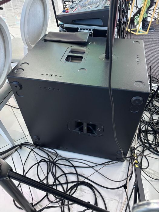 2 Subwooferi  1600 watts kv2 audio es 2.5, ex,