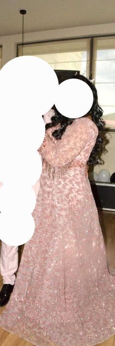 Рокля носена за няколко часа