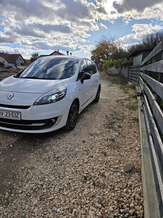 Proprietar, vând Renault Grand Scenic Bose Edition