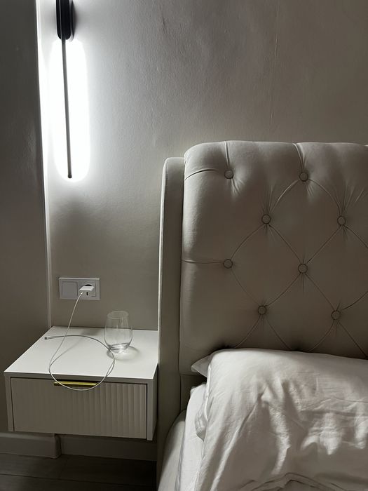 Туалетный столик, тумбы и пуф