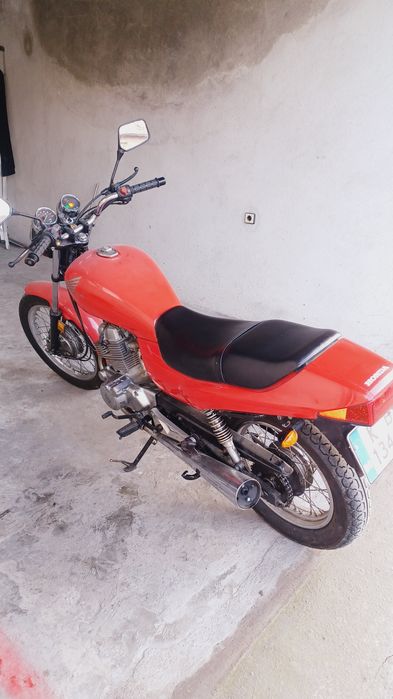 Мотоциклет Хонда CB250 Honda HONDA