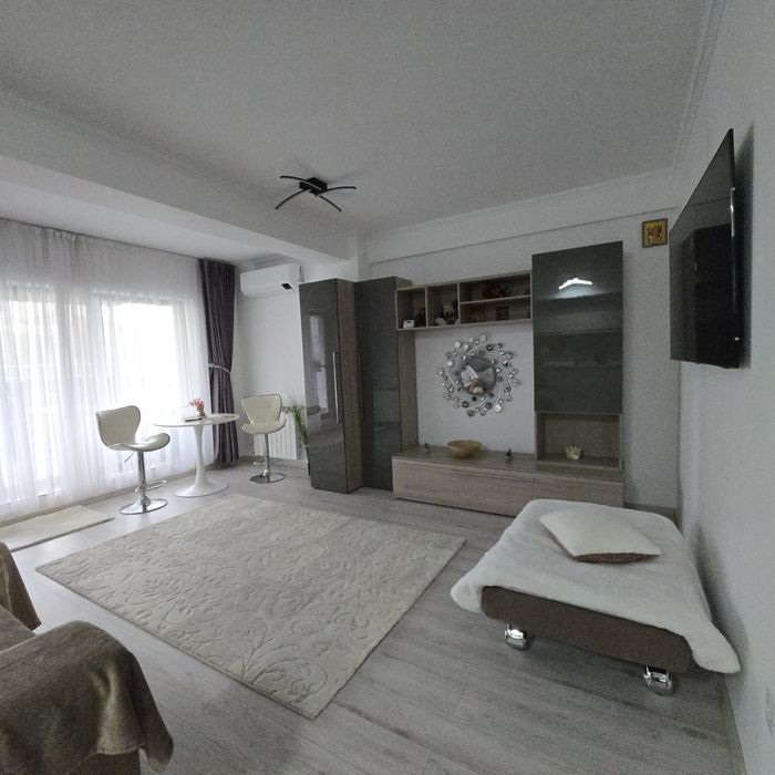 De inchiriat apartament in bloc NOU 0740,583zona central,582