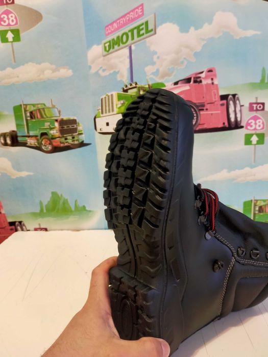 Ботинки рабочие.