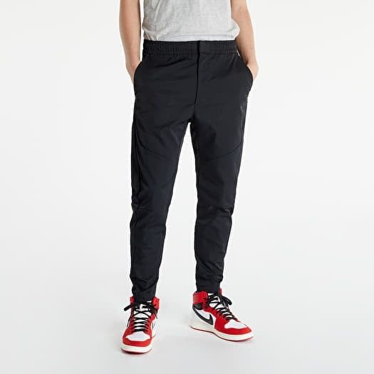 Долнище Nike Tech Fleece  

Чисто новo с етикети.

Размер ХS

Цена 119