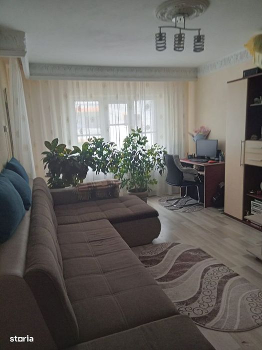 Vând apartament cu 2 camere Mioveni-Robea, etaj 1