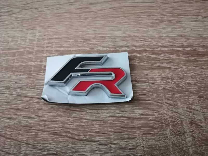 емблема Seat FR черно с червено