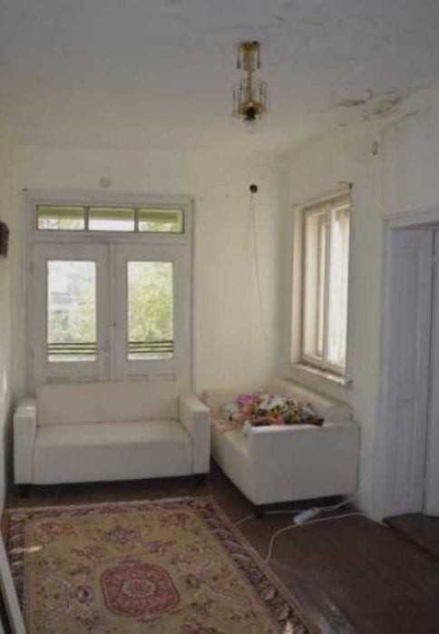 Продава се голяма  Вила