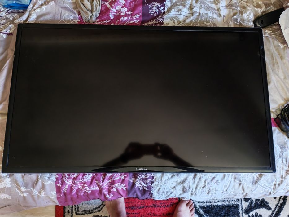 Vand televizor samsung Smart TV, și 3d cu ochelari.
