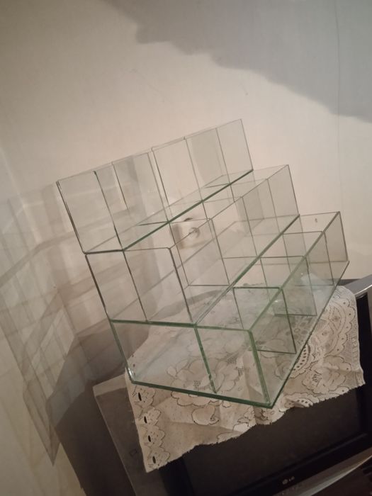 Стекло, витрина и полки, ойнадан витриналар