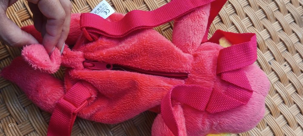 7 ранички/чантички и 1 портмоне