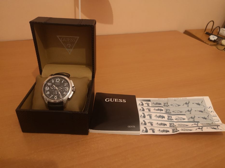 Ceas Guess Autentic bărbați pe negru Model W10562G3