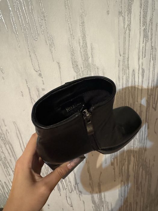 Новые ботинки на каблуках