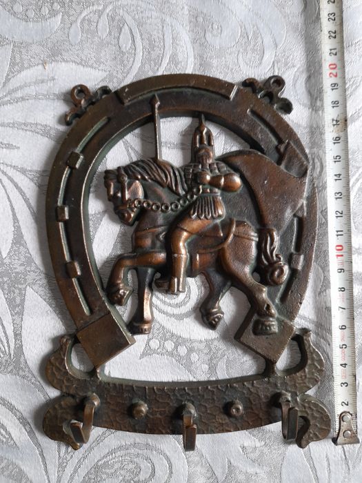 Арматурни орнаменти,стари подкови и подкова закачалка