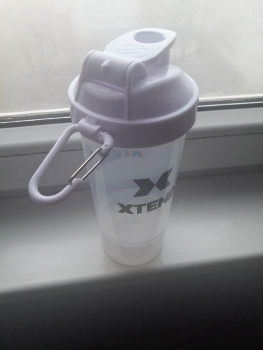Продавам изгодно шейкър за протеин X Tend