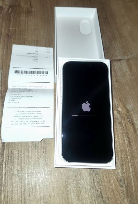iPhone 17 -  256 Gb, бял