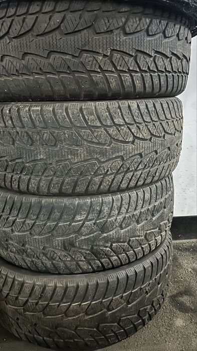 Зимные шины  R 22 /285 /45