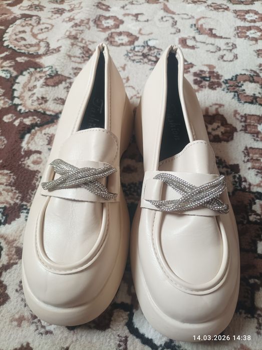 Макасима кизланики холати яхши размер 37